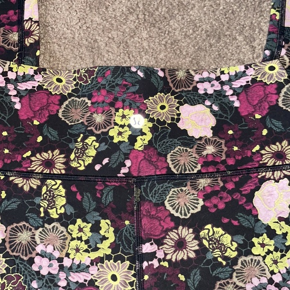 Women’s lululemon leggings - Picture 3 of 4